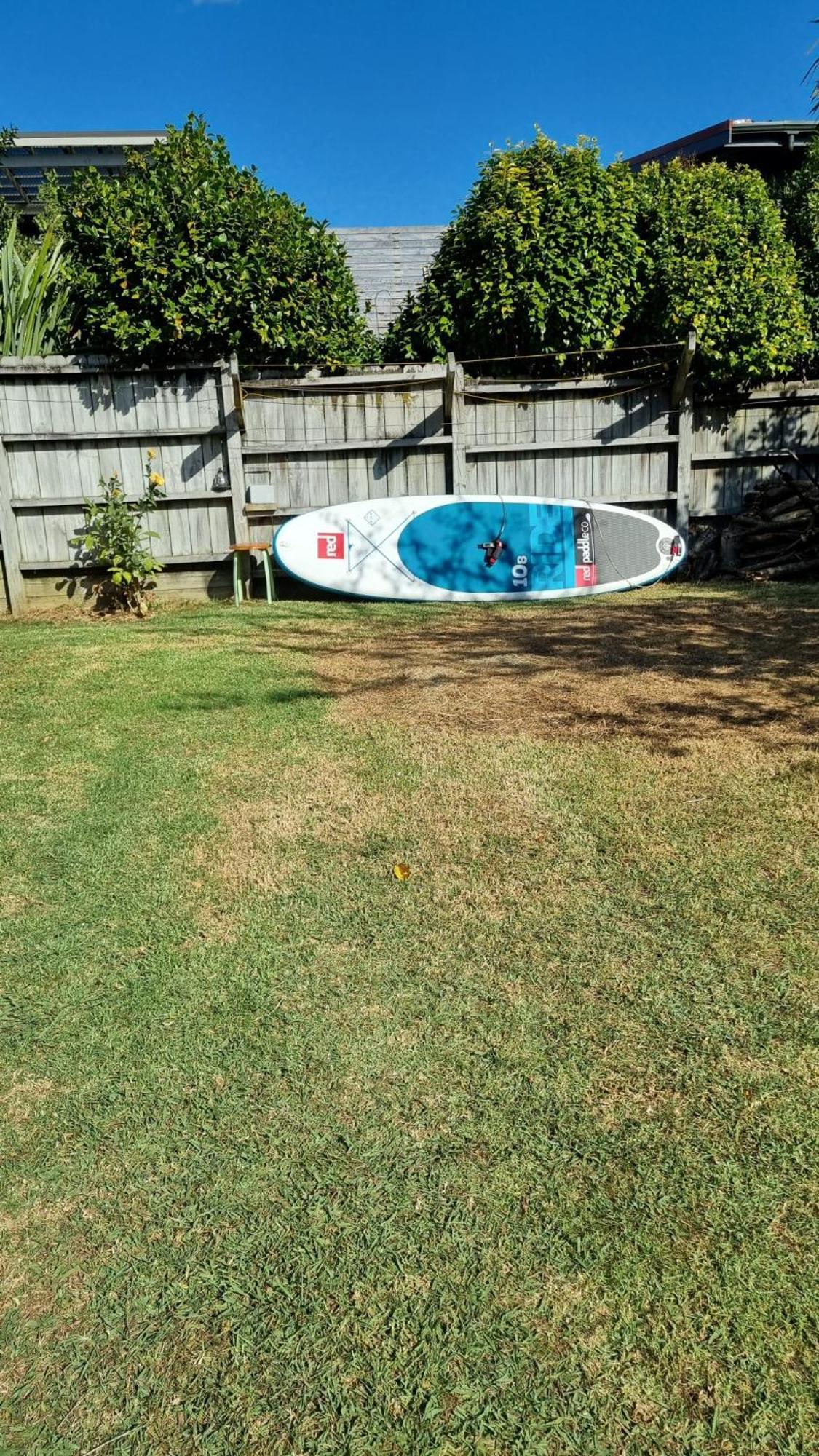 Raglan West Retro Beach Vibe Accommodation Buitenkant foto