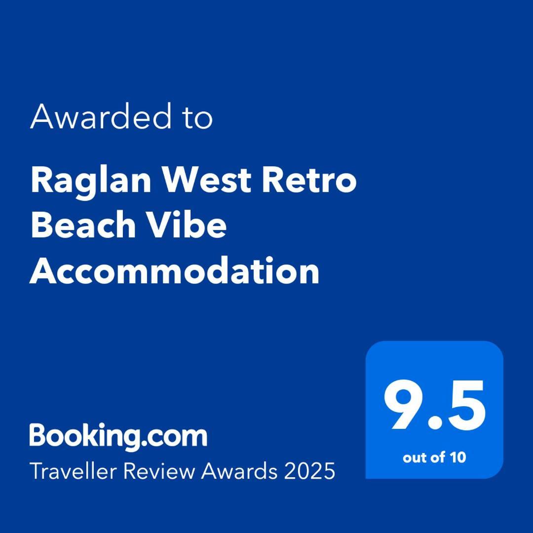 Raglan West Retro Beach Vibe Accommodation Buitenkant foto